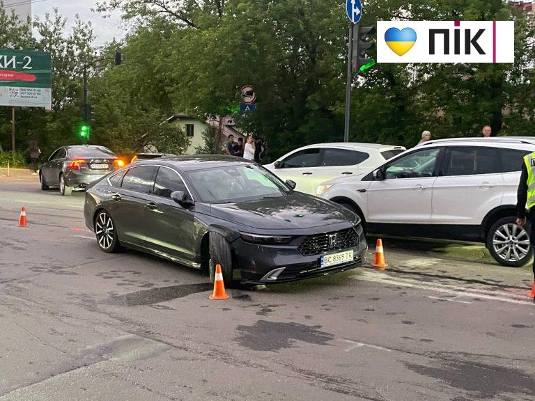 ДТП трапилася в Івано-Франківську: виникли значні затори (ФОТО) 10 IMG 20260521 212900 304
