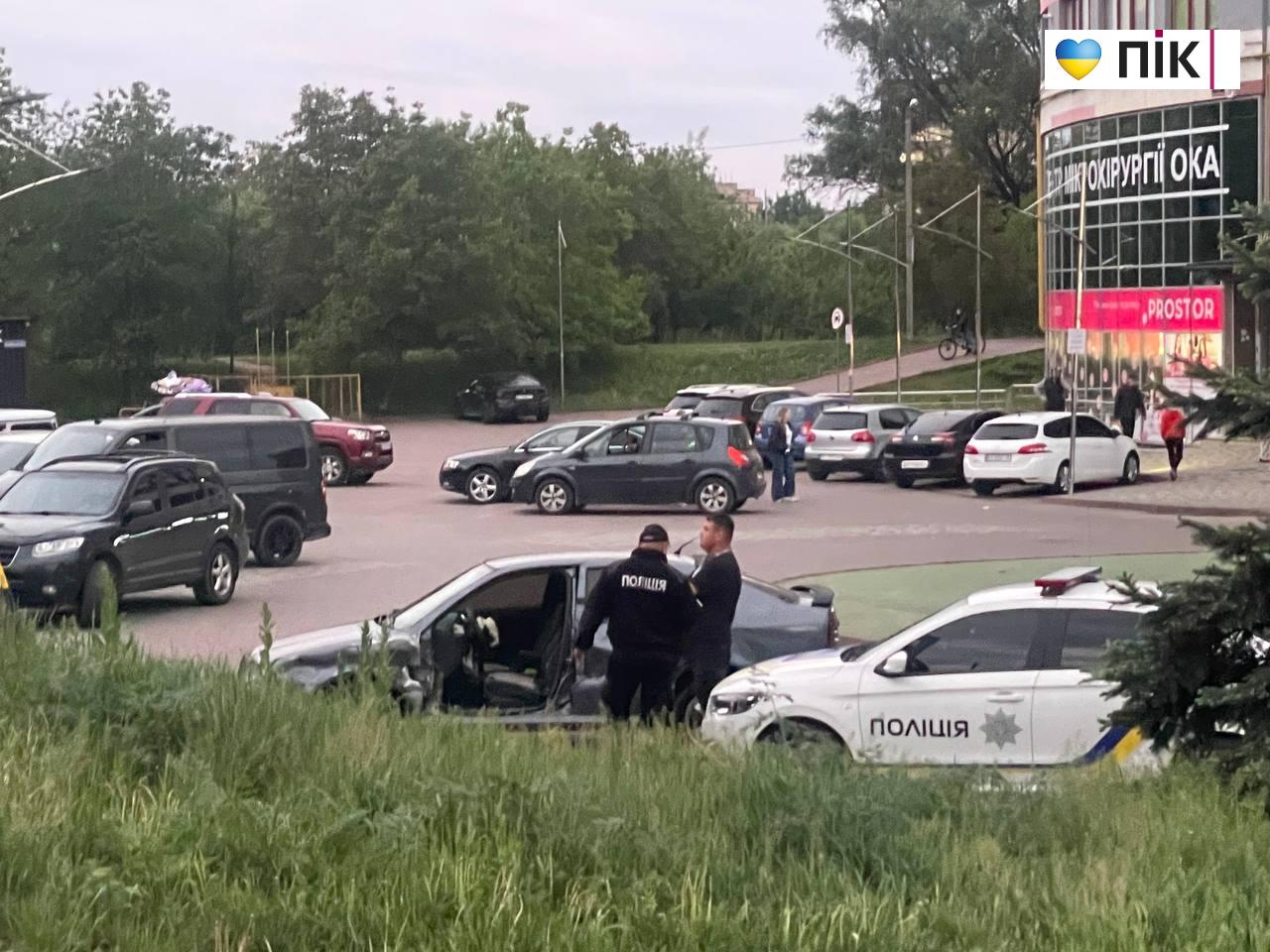 ДТП трапилася в Івано-Франківську: виникли значні затори (ФОТО) 5 IMG 20260521 212907 280