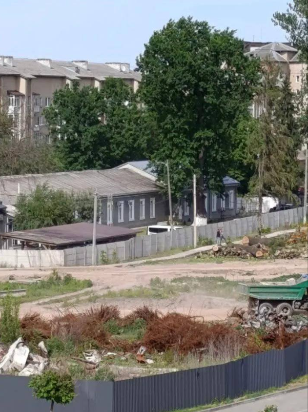 Забудовника зобов'язали висадили алею дубів на Нацгвардії, - Марцінків 1 Znimok ekrana 2026 05 26 105048