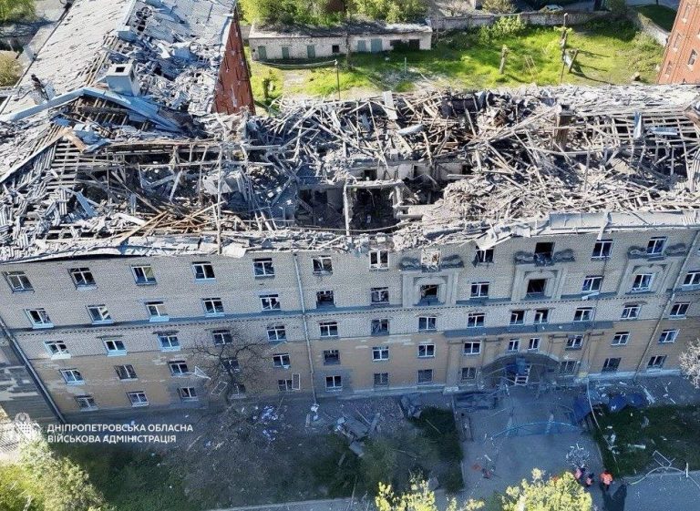 Російський удар по Дніпру: пошкоджено гуртожиток, є загиблий і понад десять поранених. 10 photo 2026 05 03 17 02 31
