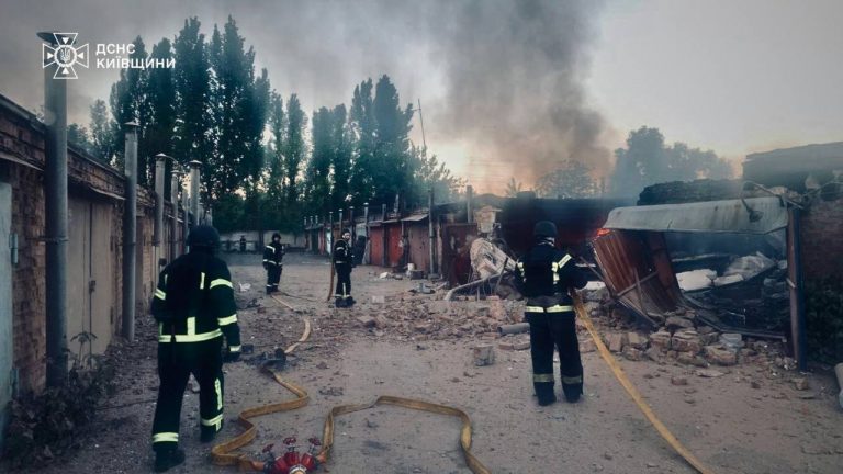 Внаслідок атаки по Київщині загинули двоє людей, є постраждалі (ФОТО) 3 photo 2026 05 24 07 23 44