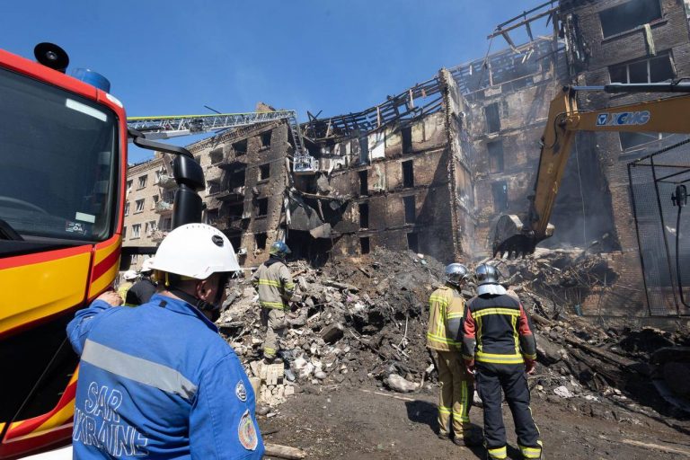 У Києві до 81 зросла кількість постраждалих внаслідок російської атаки (ФОТО) 10 photo 2026 05 24 15 23 00 5