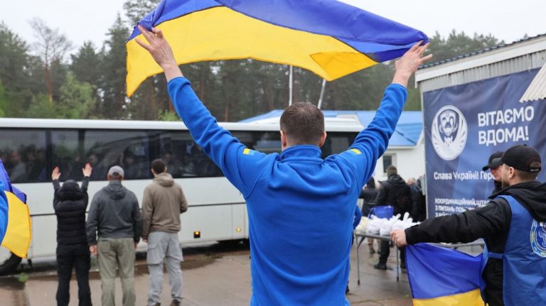 Серед звільнених з полону є військовослужбовець з Прикарпаття - Богдан Сенюк 10 photo 5204272840083969067 y
