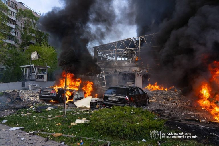 Зросла кількість постраждалих внаслідок ворожого удару по Запоріжжю 9 photo 5462941746611295773 y