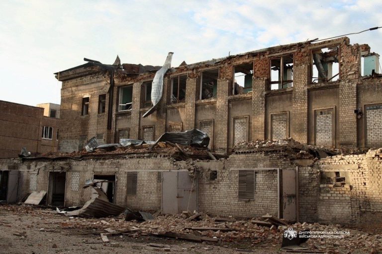 У Дніпрі внаслідок російської атаки зруйновано коледж та пошкоджено культурні об’єкти 11 1 3