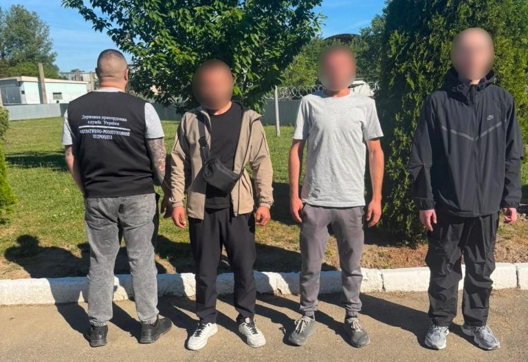Прикордонники викрили схему незаконного переправлення чоловіків до Румунії 12 711986527 1323296376647455 8555657790523591298 n