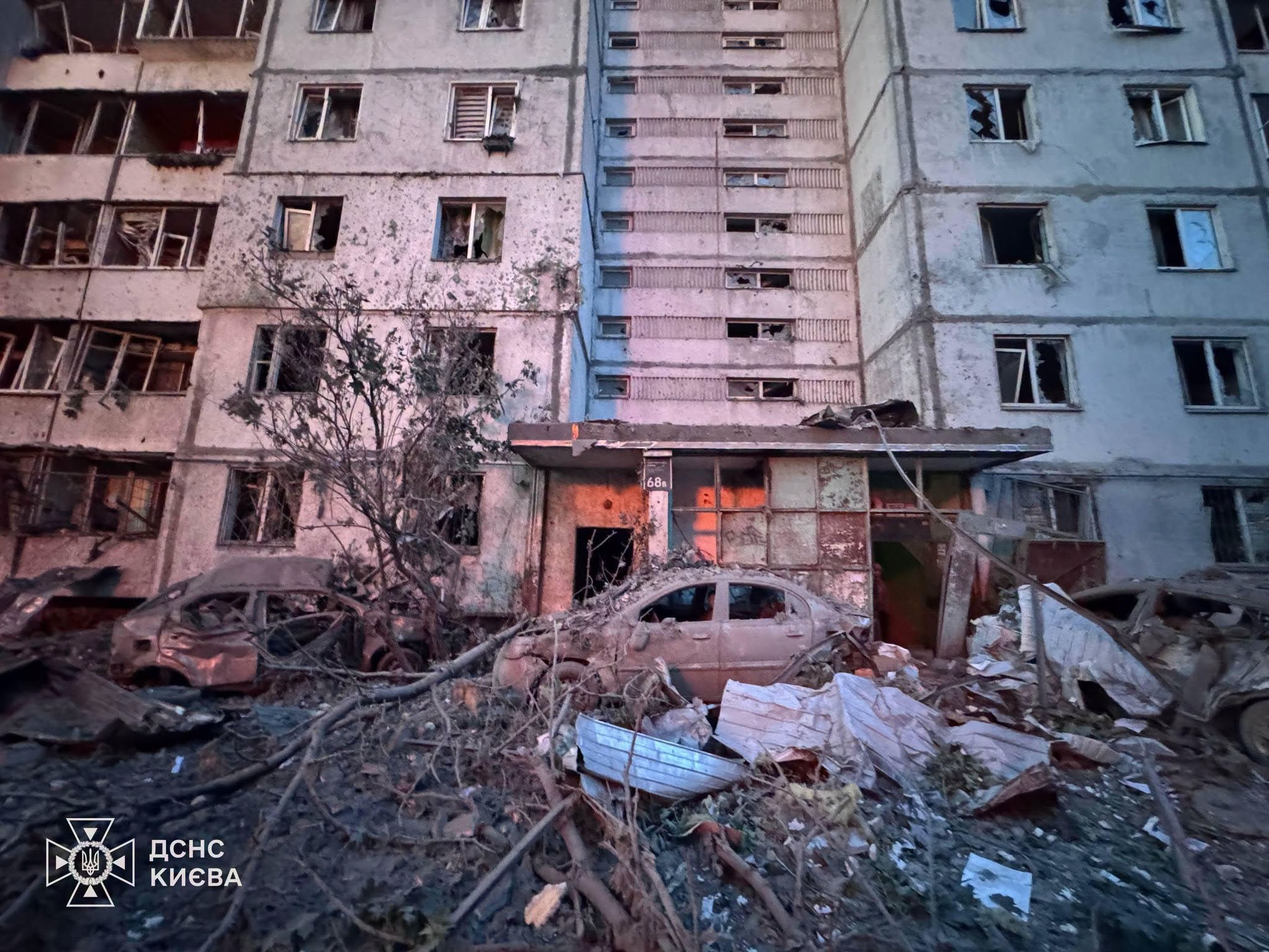 В ніч на друге червня росіяни атакували Київ: є загиблі (ФОТО) 3 712227789 27768582759411761 7106424581400296109 n