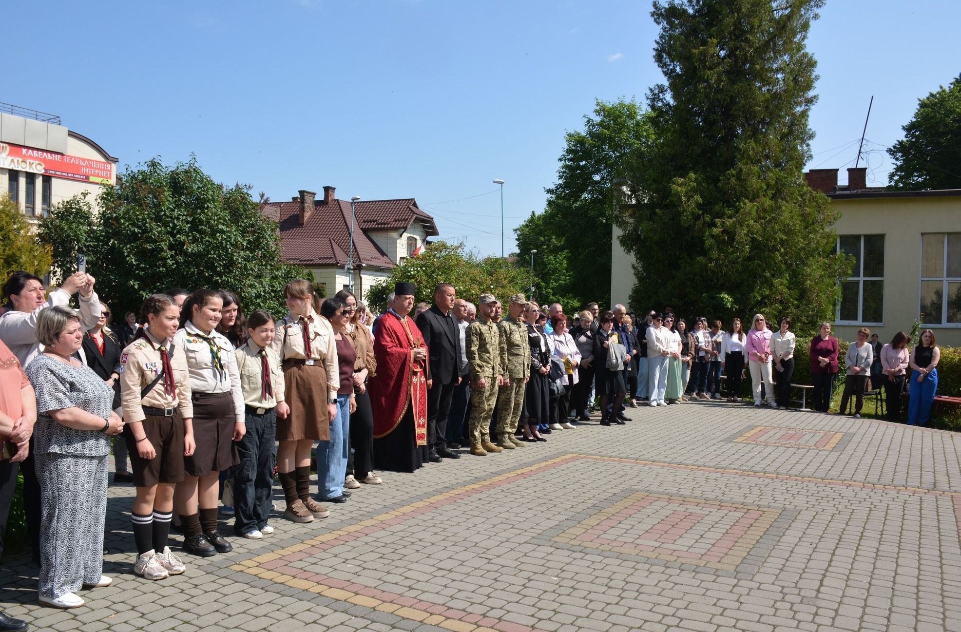 У Надвірній відкрили меморіальні дошки загиблим воїнам Роману Козакову та Андрію Марківу 2 713784650 1467948948490963 7007627506584886332 n