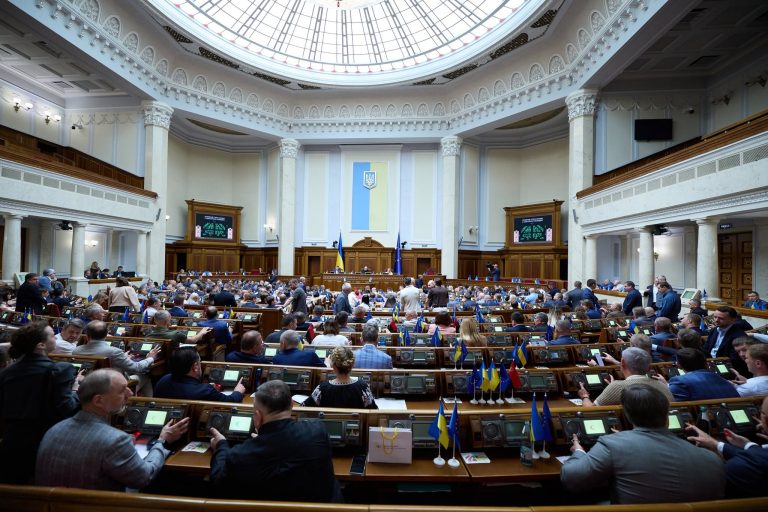 Де навчатимуться дев’ятикласники: у Раді не підтримали розгляд законопроєкту