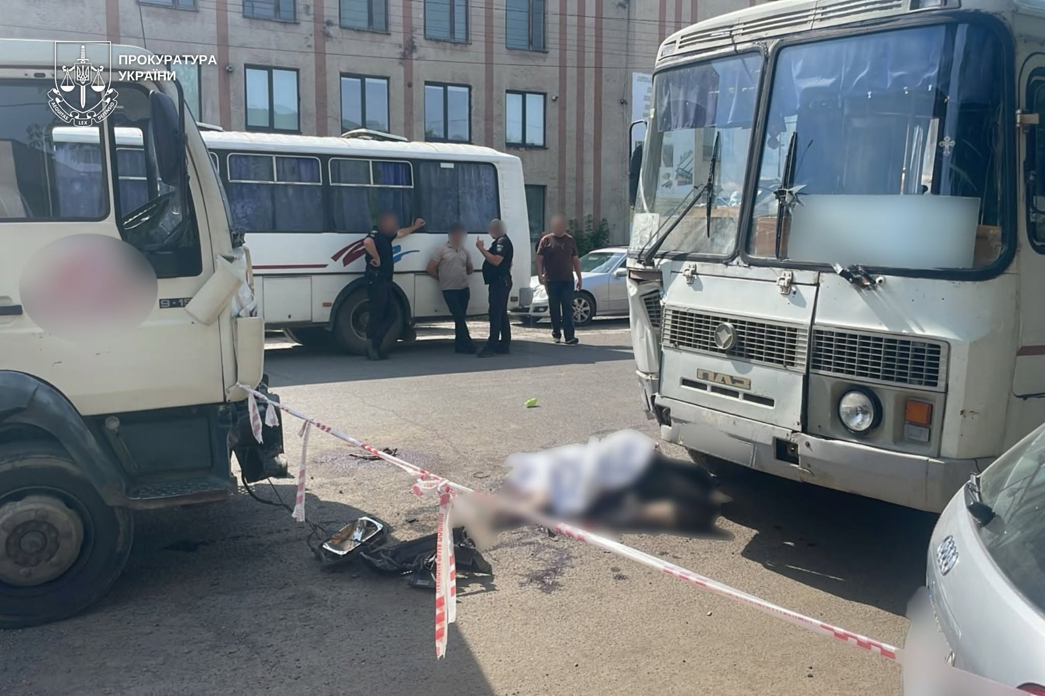 На Закарпатті вантажівка влетіла в людей, які виходили з автобуса: є загиблі (ФОТО) 3 719301687 1461639602666690 3033627678099167053 n