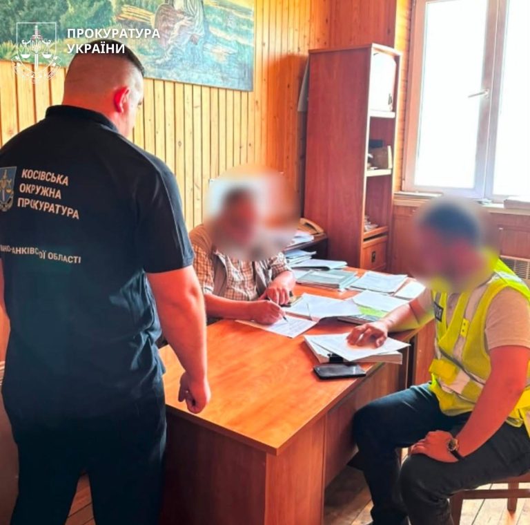 На Косівщині через незаконну рубку дерев судитимуть лісничого (ФОТО) 4 На Косівщині за незаконну рубку дерев судитимуть лісника (ФОТО)