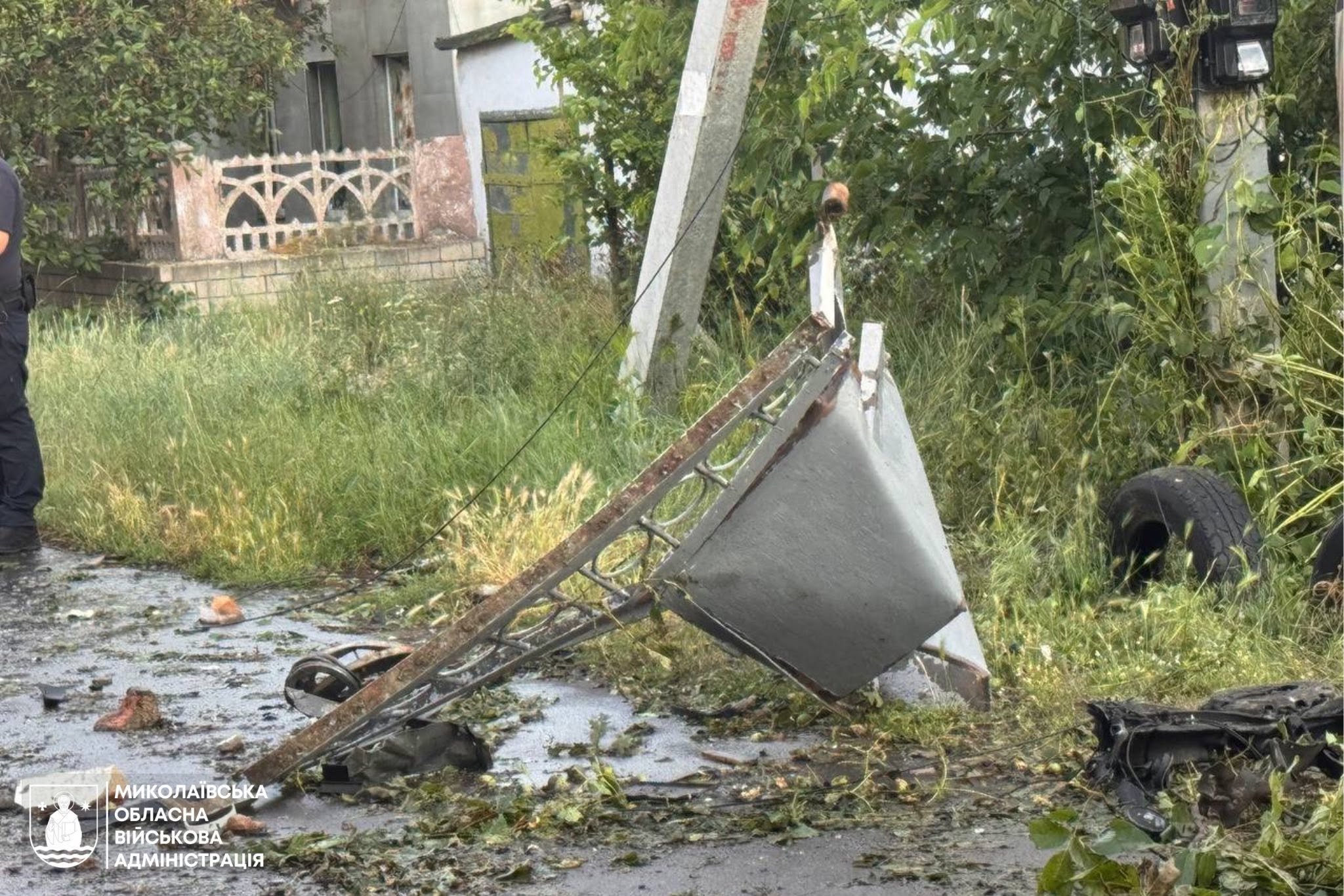Росіяни вночі атакували "шахедами" Миколаїв: пошкоджені 14 будинків (ФОТО) 2 721291040 1442529634567680 8484310032574217785 n