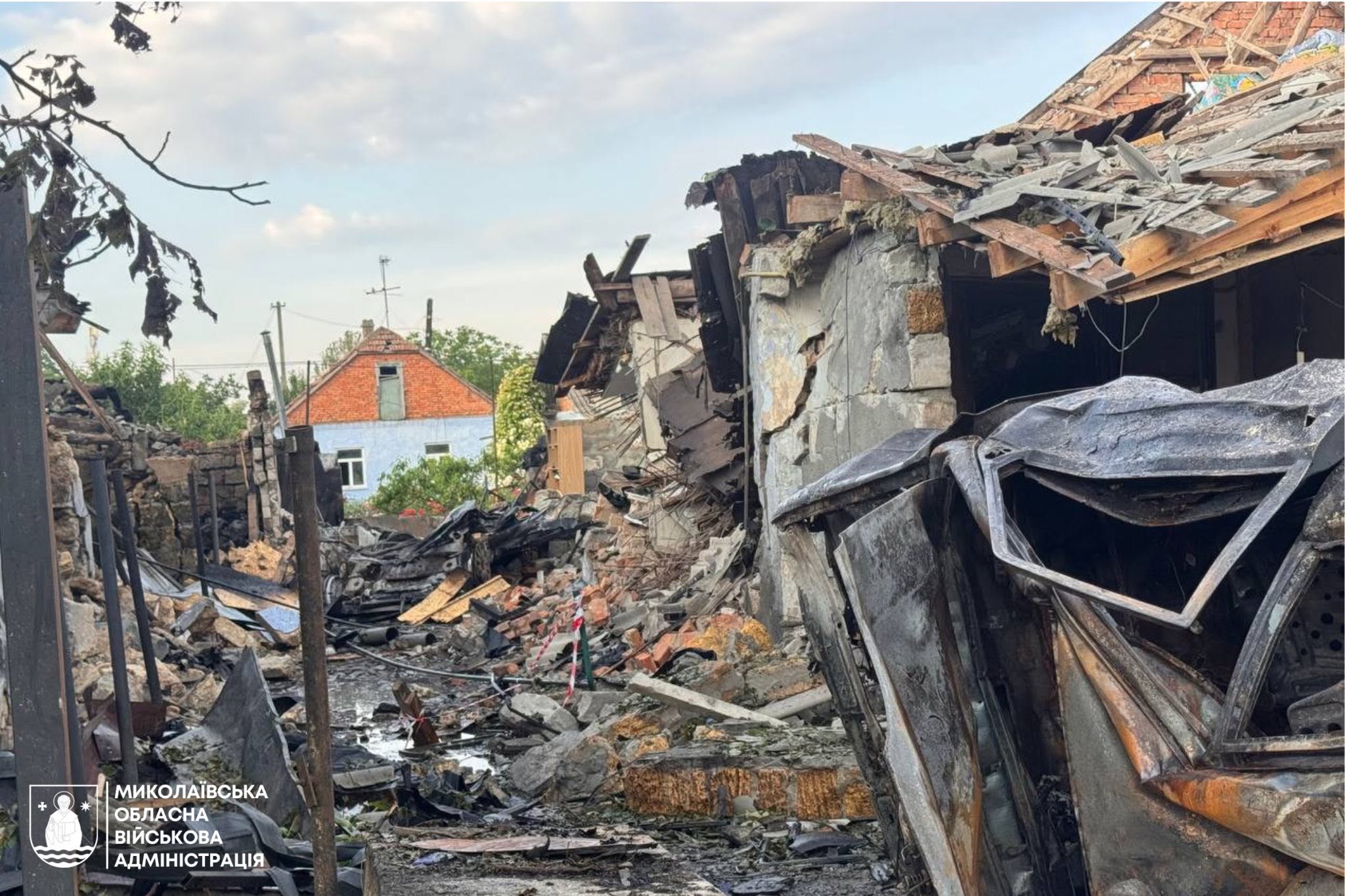Росіяни вночі атакували "шахедами" Миколаїв: пошкоджені 14 будинків (ФОТО) 3 721348635 1442529557901021 990790365959872459 n