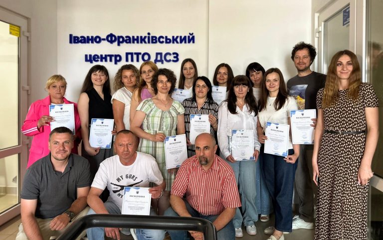 В Україні впроваджують нову професію для підтримки ветеранів та їх родин (ФОТО) 12 Фахівець із супроводу — міст між ветераном і громадою: в Україні розвивають новий напрям підтримки (ФОТО)