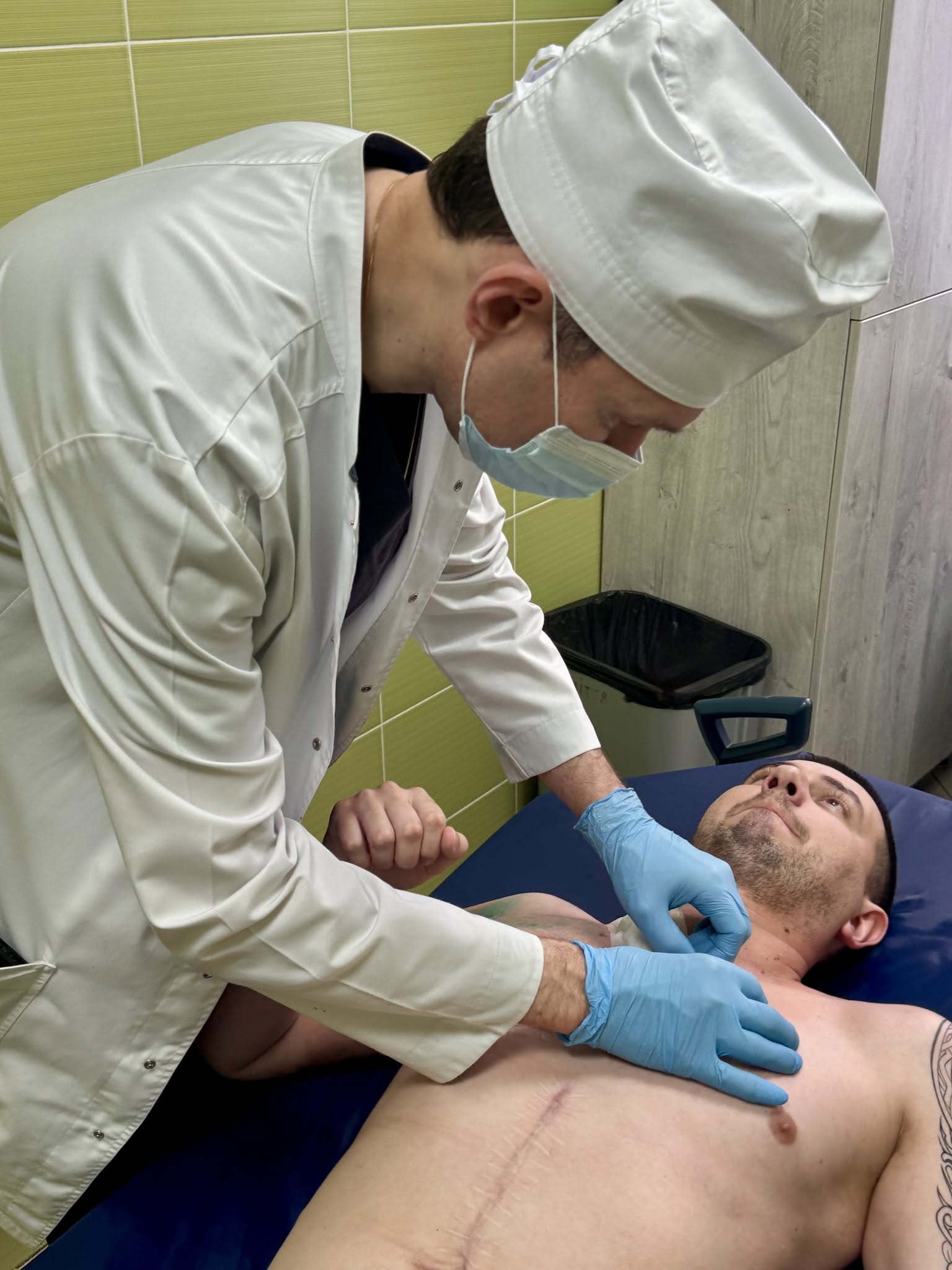 Медики відновили кровопостачання руки військовому з Тлумача, який отримав поранення на фронті (ФОТО) 2 724493612 1458914902921255 4644813733640267147 n
