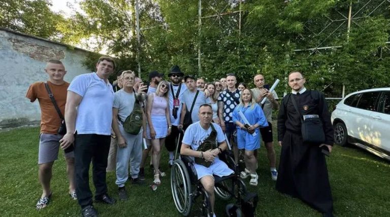 70 тисяч гривень для ЗСУ зібрали у Калуші під час концерту DZIDZIO 3 727969903 1345962674175984 8799282723922417010 n