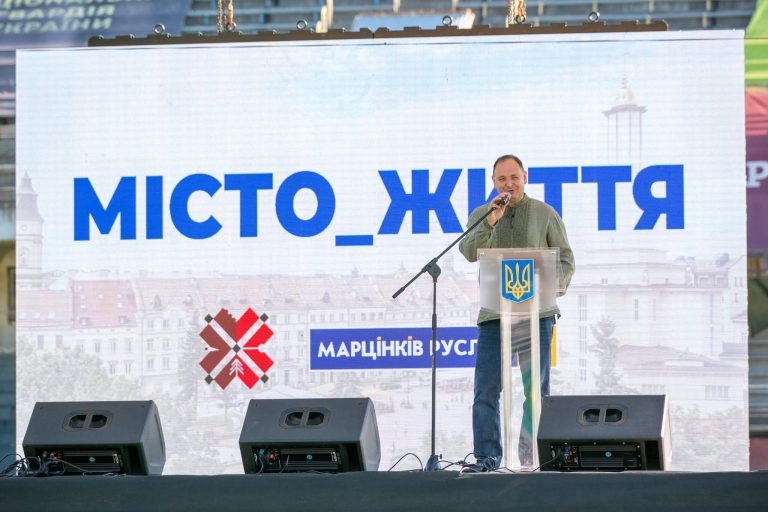 Марцінків анонсував, що за лічені дні по новому мосту поїде транспорт 2 Марцінків анонсував, що за лічені дні по новому мосту поїде транспорт