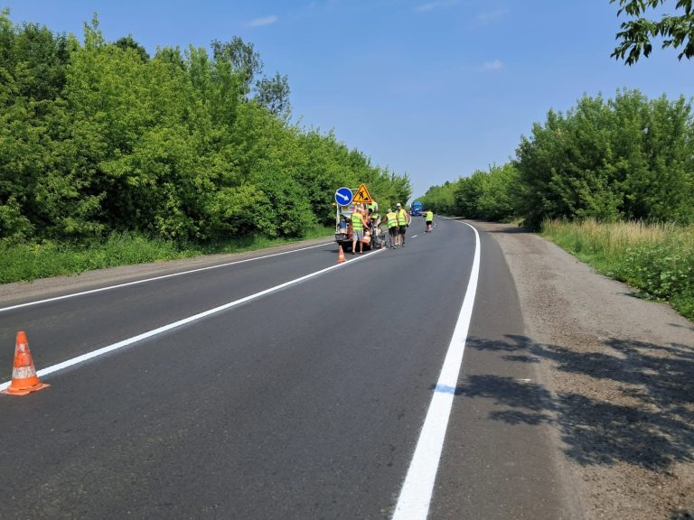 Спека внесла корективи у ремонт доріг на Івано-Франківщині 6 733606385 1315296750763612 9215164103435468100 n