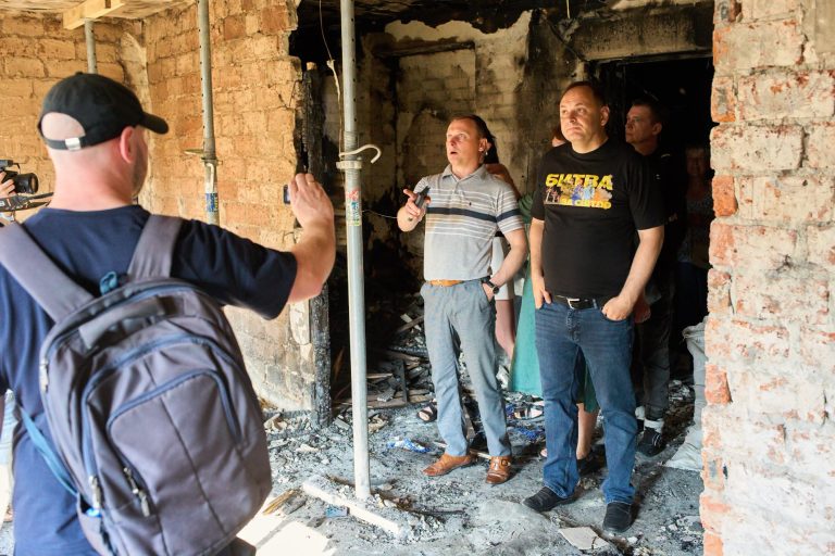 «Є загроза обвалу між поверхами»: у Франківську за два тижні планують розпочати відновлення будинку на Коновальця 1 734218590 1577733800356517 1253070292217358284 n