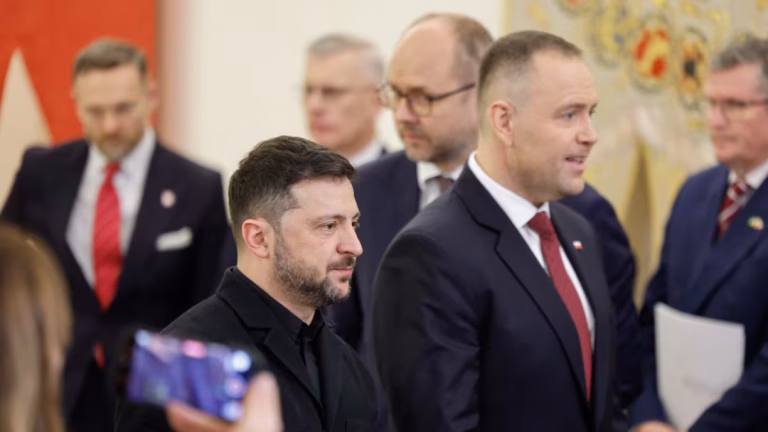 Президент Польщі Навроцький таки позбавив Зеленського Ордена Білого Орла 9 Президент Польщі Навроцький таки позбавив Зеленського Ордена Білого Орла