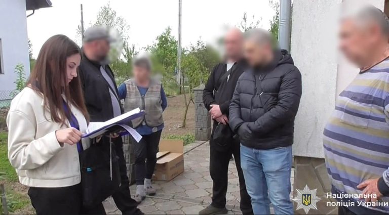 Конопляна «ферма» у будинку та порох у схованці: поліцейські повідомили про підозру мешканцю Калуша 5 FB IMG 1782803537059
