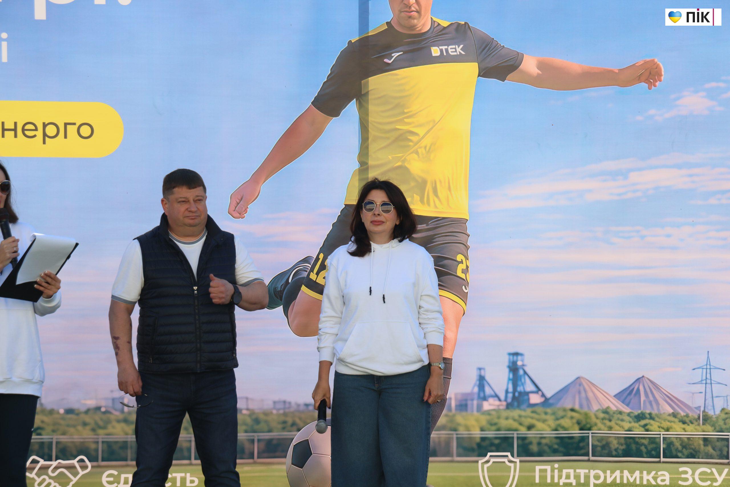 В Івано-Франківську стартував футбольний турнір ДТЕК Cup: 18 команд змагаються та збирають кошти для військових (ФОТОРЕПОРТАЖ) 4 IMG 2342 scaled