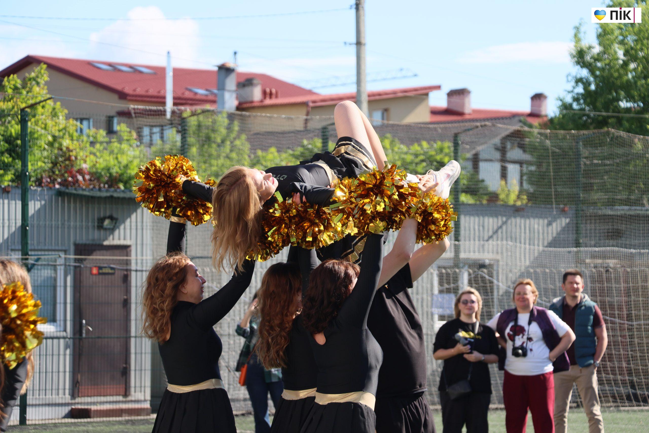 В Івано-Франківську стартував футбольний турнір ДТЕК Cup: 18 команд змагаються та збирають кошти для військових (ФОТОРЕПОРТАЖ) 25 IMG 2389 scaled