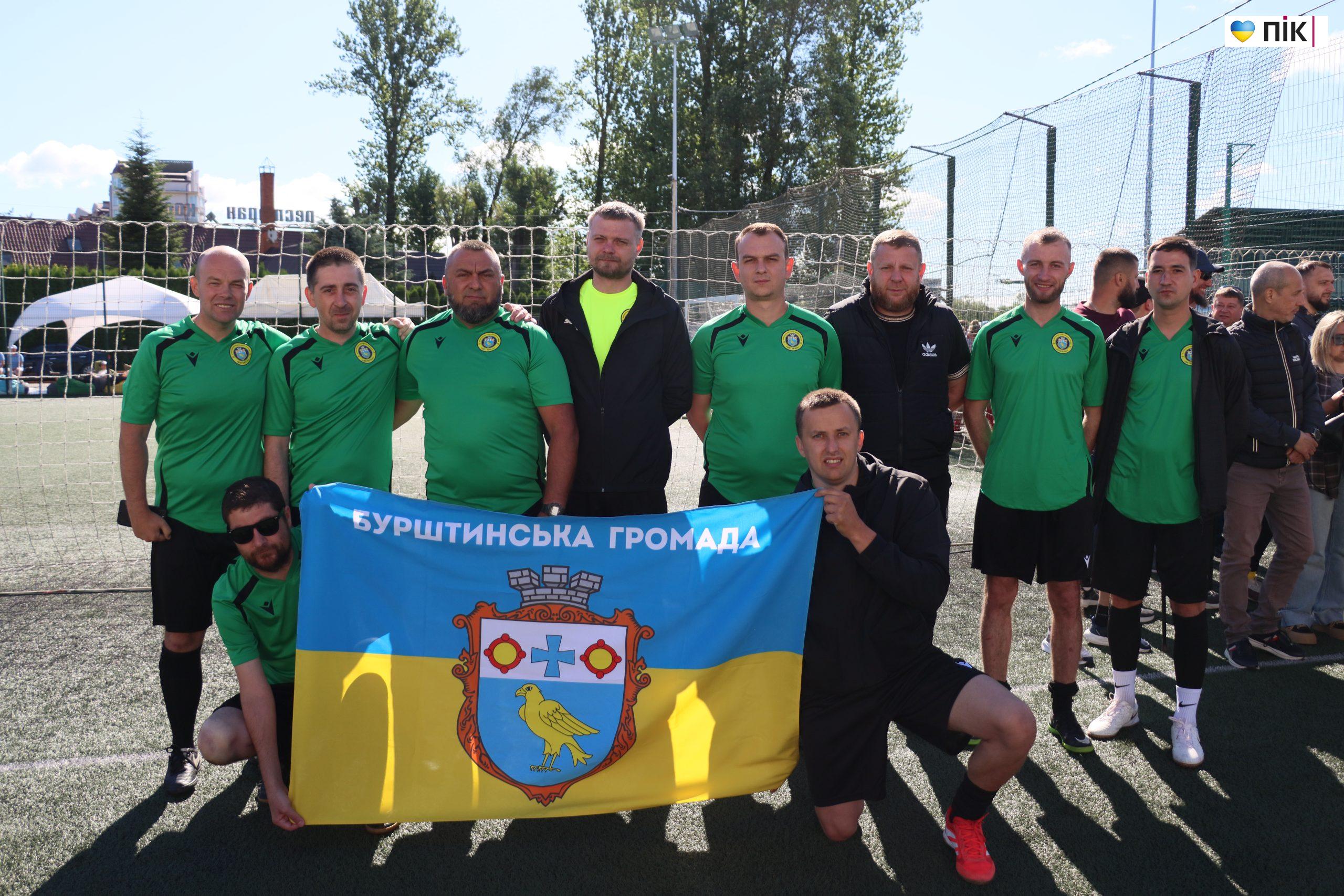 В Івано-Франківську стартував футбольний турнір ДТЕК Cup: 18 команд змагаються та збирають кошти для військових (ФОТОРЕПОРТАЖ) 3 IMG 2408 scaled