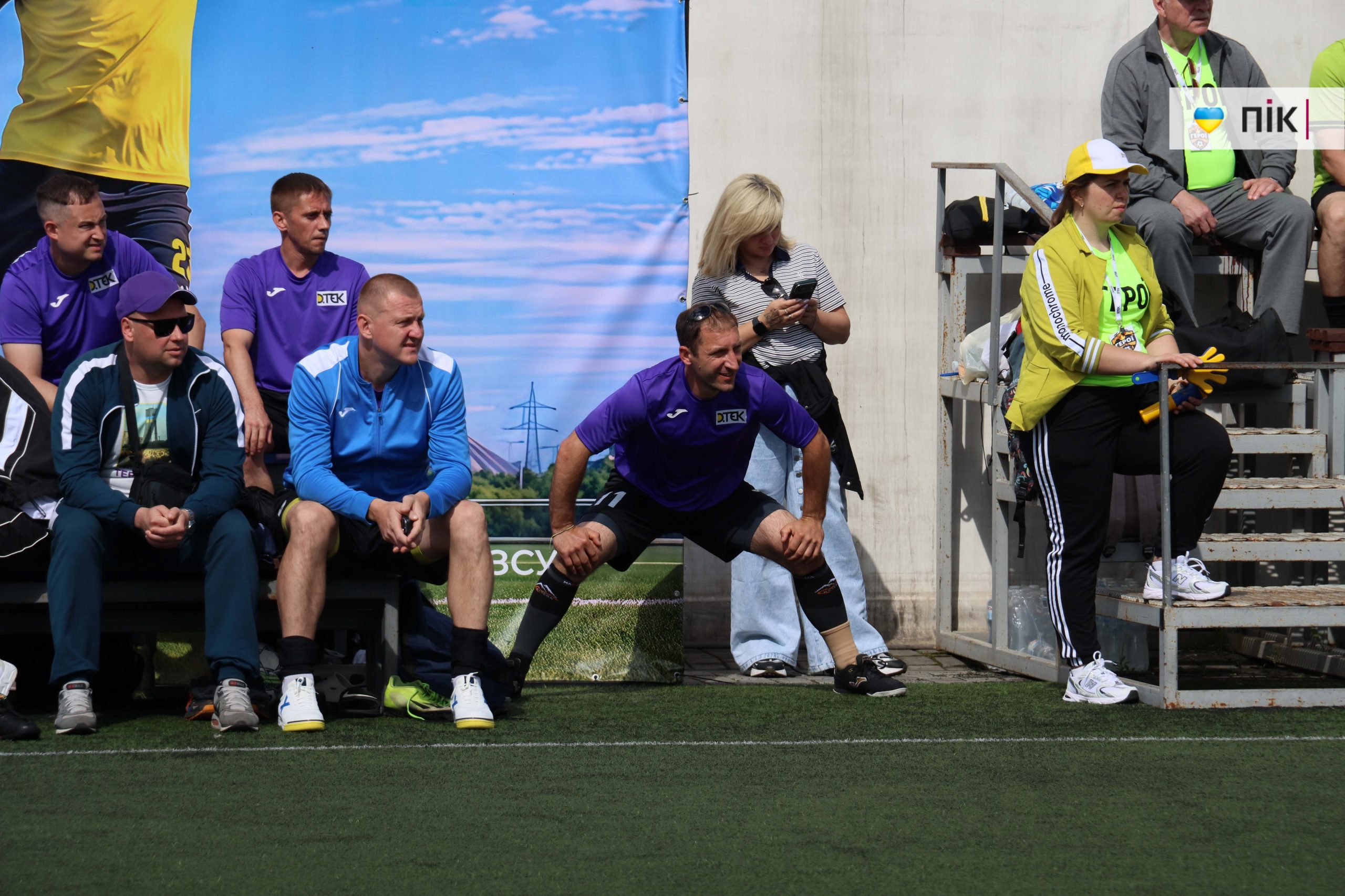 В Івано-Франківську стартував футбольний турнір ДТЕК Cup: 18 команд змагаються та збирають кошти для військових (ФОТОРЕПОРТАЖ) 63 IMG 8941 scaled