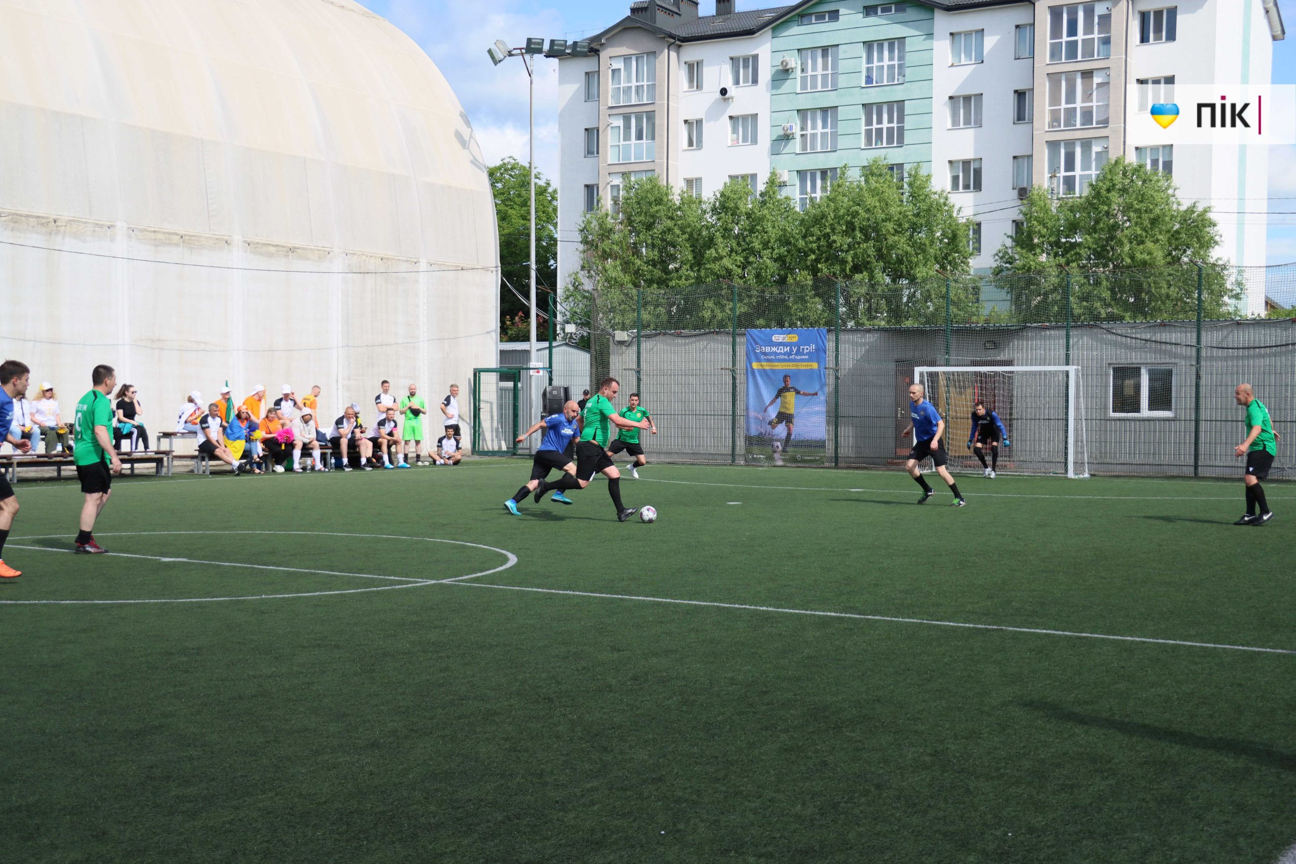 В Івано-Франківську стартував футбольний турнір ДТЕК Cup: 18 команд змагаються та збирають кошти для військових (ФОТОРЕПОРТАЖ) 65 IMG 8992 scaled
