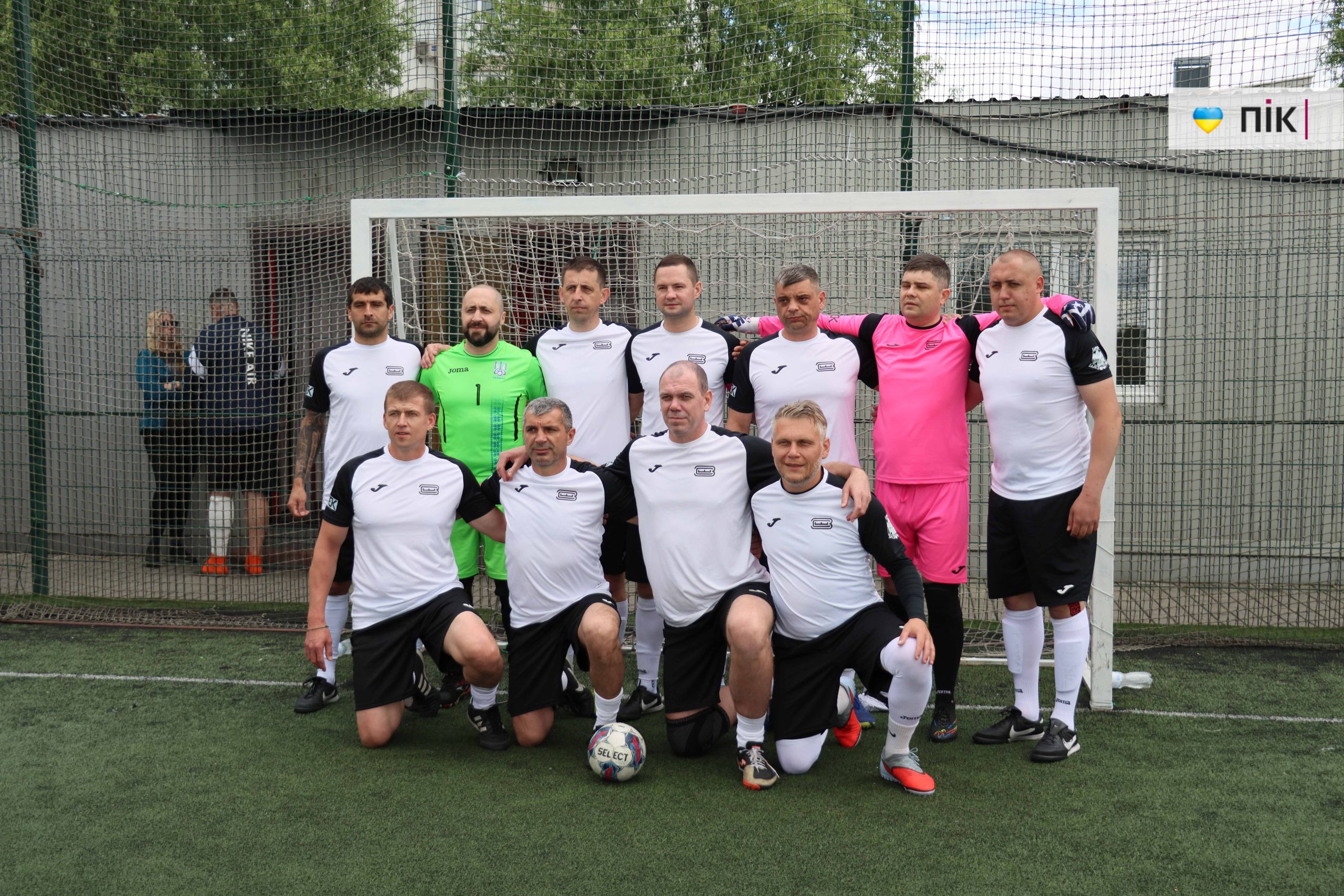 В Івано-Франківську стартував футбольний турнір ДТЕК Cup: 18 команд змагаються та збирають кошти для військових (ФОТОРЕПОРТАЖ) 82 IMG 9320 scaled