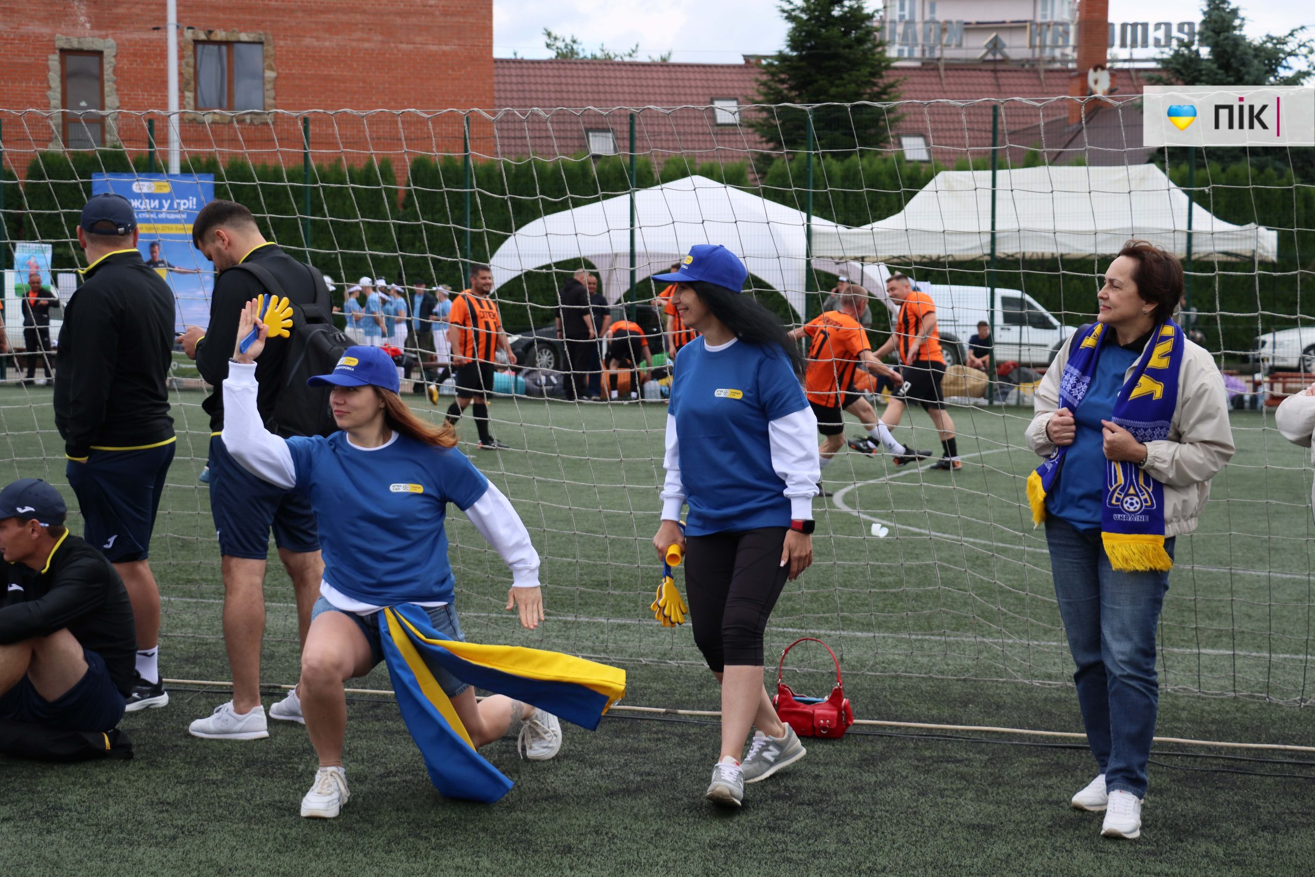 В Івано-Франківську стартував футбольний турнір ДТЕК Cup: 18 команд змагаються та збирають кошти для військових (ФОТОРЕПОРТАЖ) 84 IMG 9331 scaled