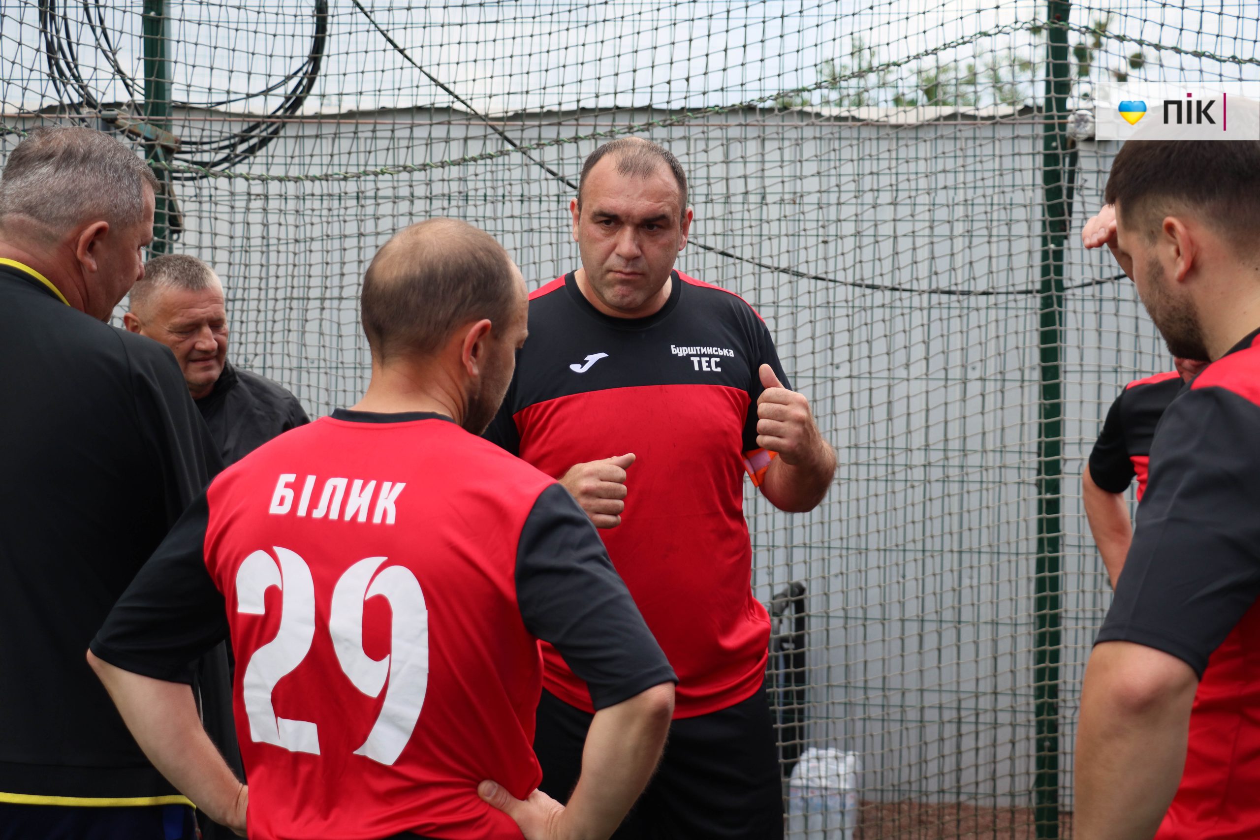 В Івано-Франківську стартував футбольний турнір ДТЕК Cup: 18 команд змагаються та збирають кошти для військових (ФОТОРЕПОРТАЖ) 42 IMG 9688 scaled