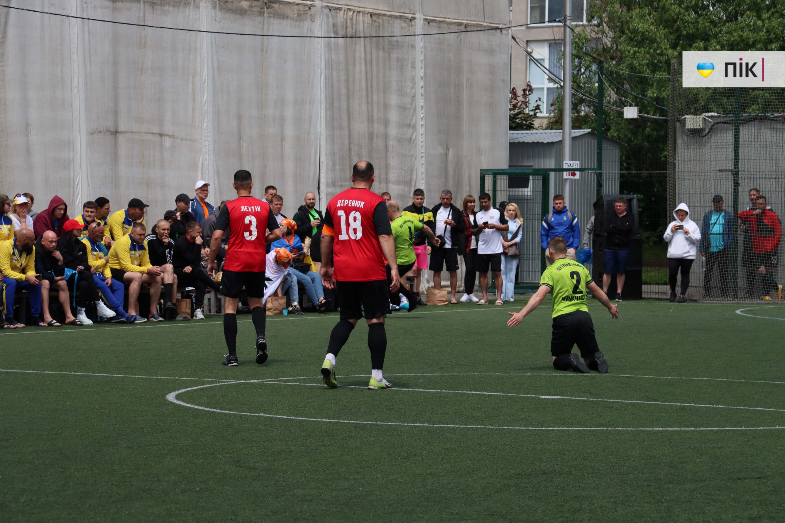 В Івано-Франківську стартував футбольний турнір ДТЕК Cup: 18 команд змагаються та збирають кошти для військових (ФОТОРЕПОРТАЖ) 47 IMG 9769 scaled