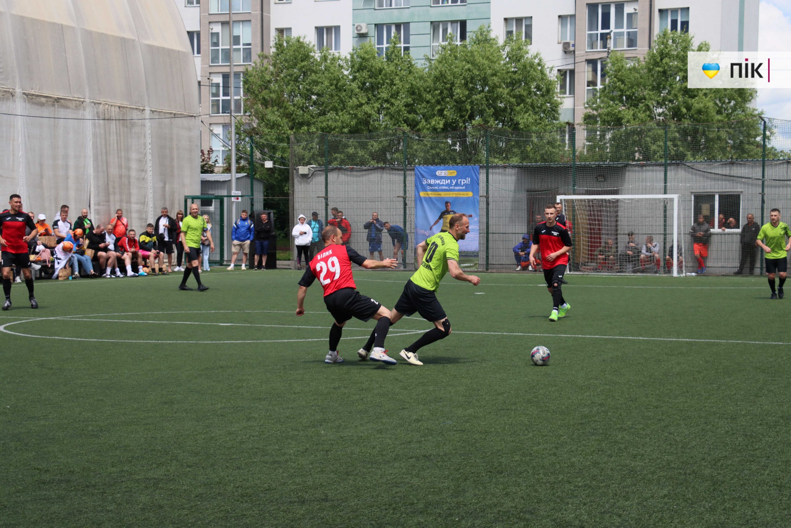 В Івано-Франківську стартував футбольний турнір ДТЕК Cup: 18 команд змагаються та збирають кошти для військових (ФОТОРЕПОРТАЖ) 48 IMG 9773 scaled