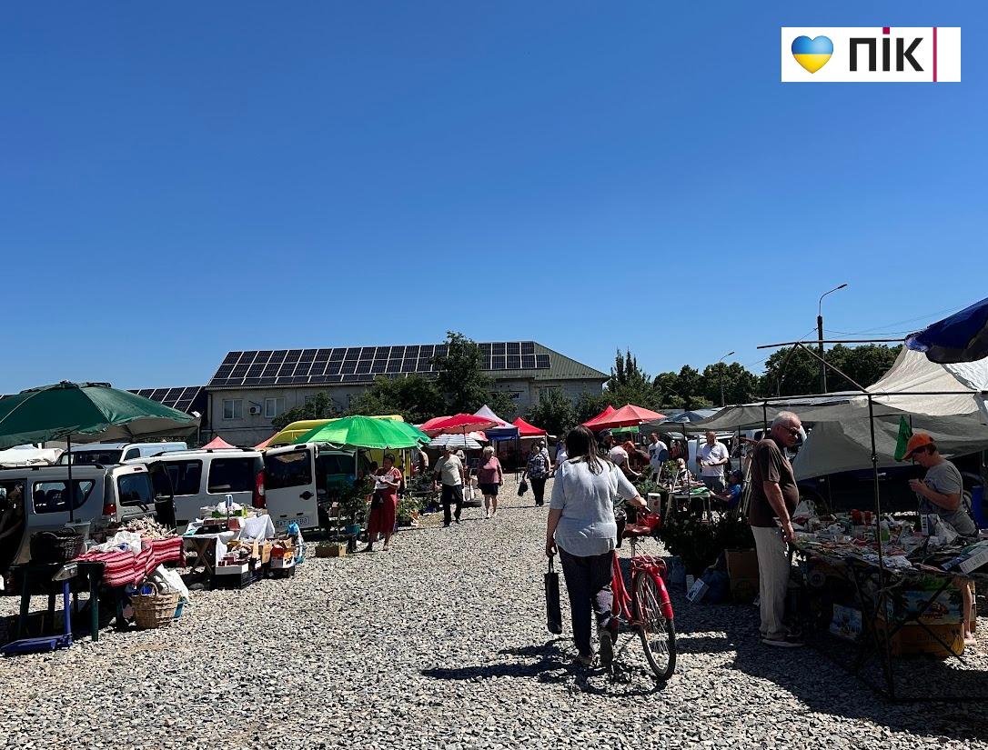 Доступність, ціни і виробники: чим приваблює ринок у Хриплині (ФОТОРЕПОРТАЖ) 4 image 81