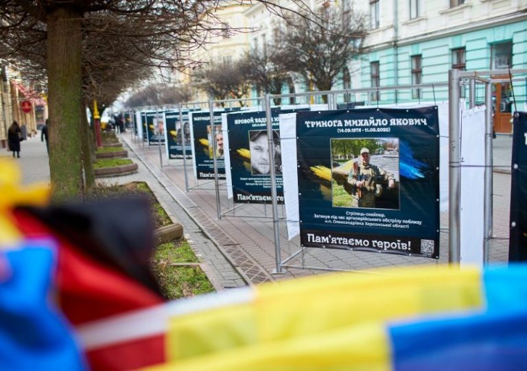 У Франківську оновлять "Алею слави" на "стометрівці" 9 4 5 scaled 1 1