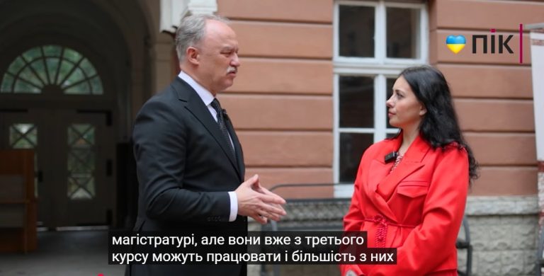 Вступ-2026: в ІФНМУ допомагають з поданням документів та вибором спеціальності (ВІДЕО)