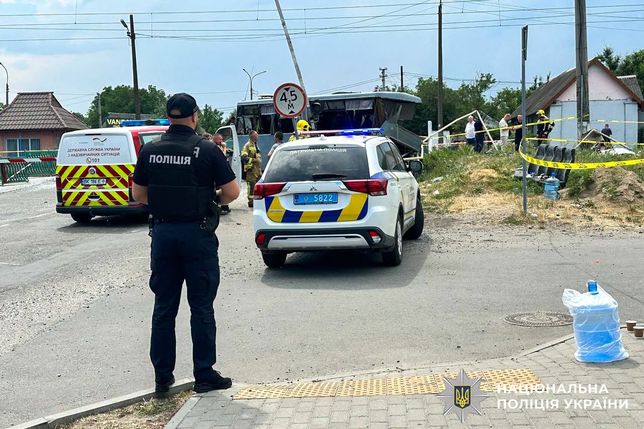 На Рівненщині поїзд врізався в маршрутку: загинули четверо людей (ФОТО) 2 736846909 2270811803659057 7143308898022230557 n