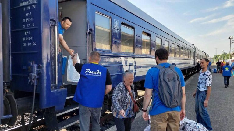 На Прикарпаття евакуювали мешканців Донеччини та Дніпропетровщини (ФОТО) 5 737619981 1946055866109531 6960267312660508835 n