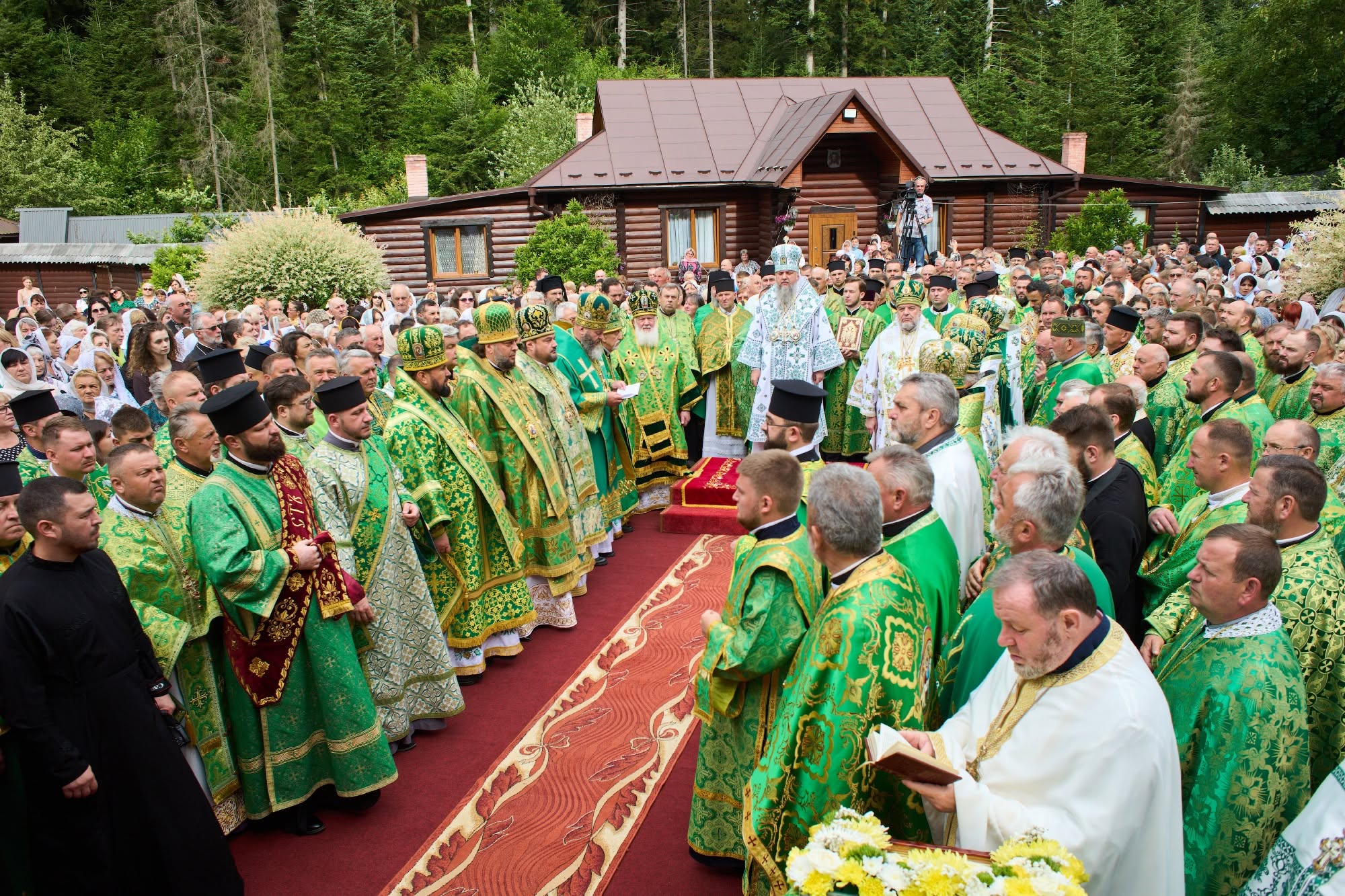 Митрополит Епіфаній очолив Всеукраїнську прощу в Манявському скиті (ФОТО) 2 739295096 1626507525712164 8435201029207506991 n
