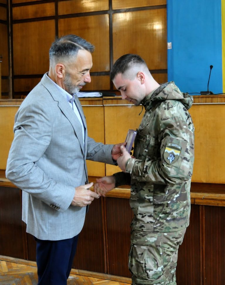 11 військовослужбовців з Богородчанської громади відзначили медалями «Лицар бойового чину» 4 740325799 2390308318459886 2645964024611859802 n