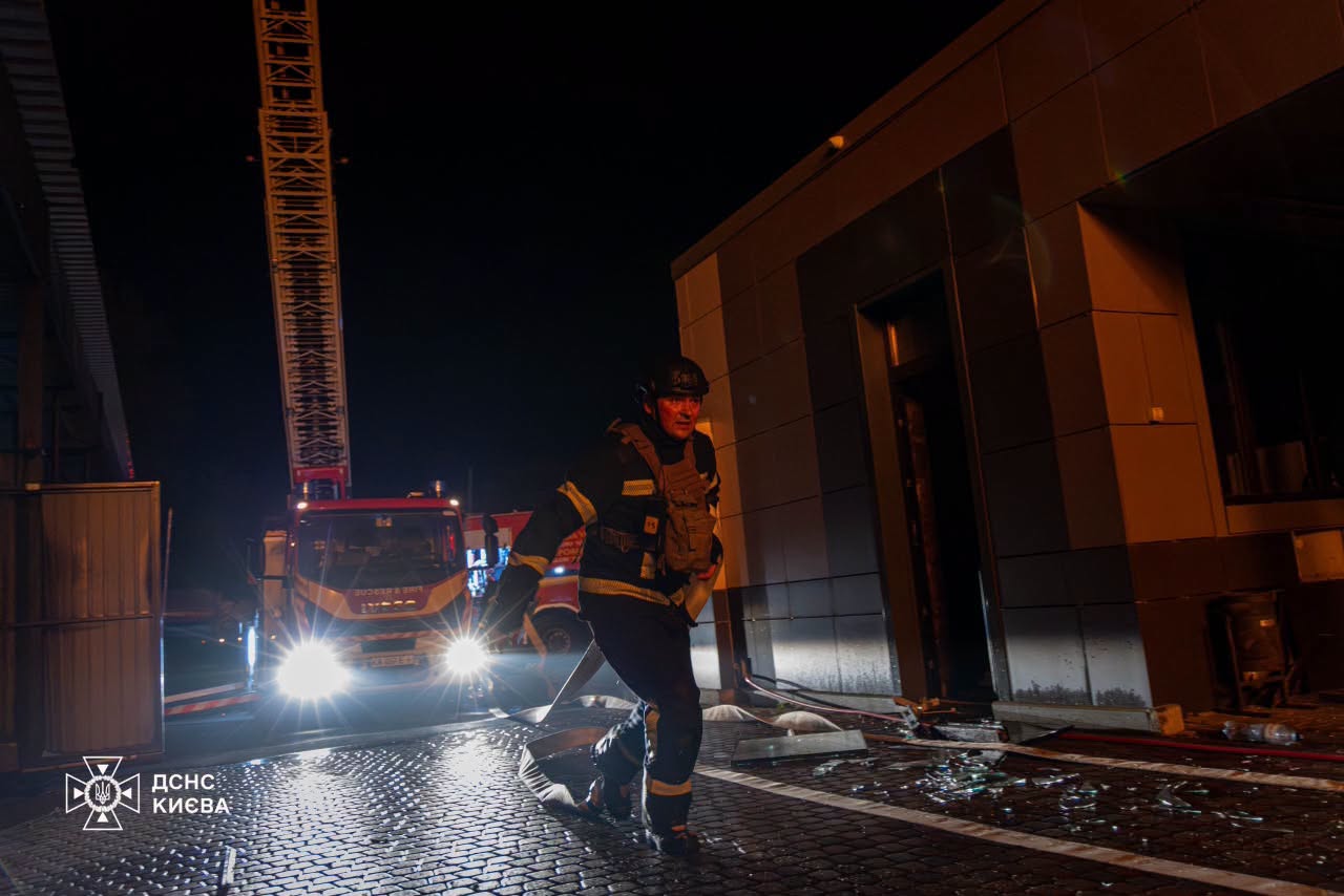 Двоє людей постраждали під час нічної російської атаки на Київ 5 740425615 1204954076034313 6422513205628496539 n