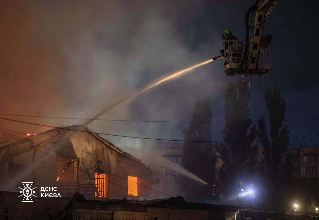 Двоє людей постраждали під час нічної російської атаки на Київ 3 740601992 1142837562253967 5768079174227330866 n