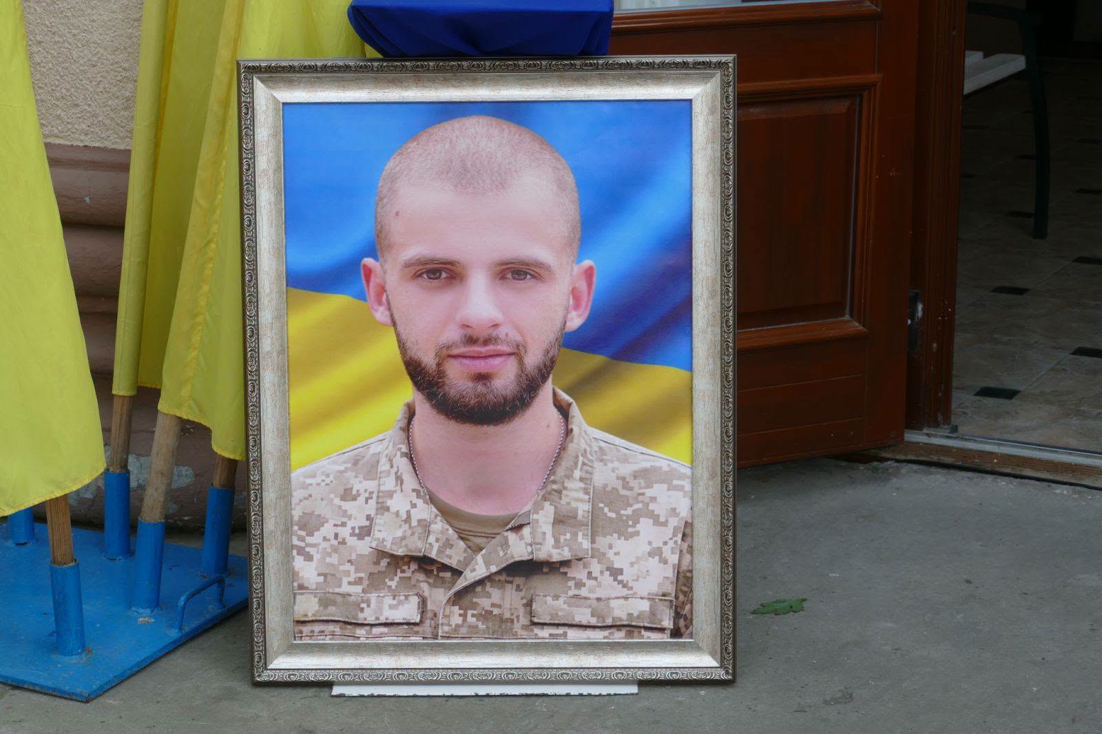 Калуська громада на колінах попрощалася з 23-річним захисником (ФОТО) 3 741021782 987195351001905 4665349071900308826 n