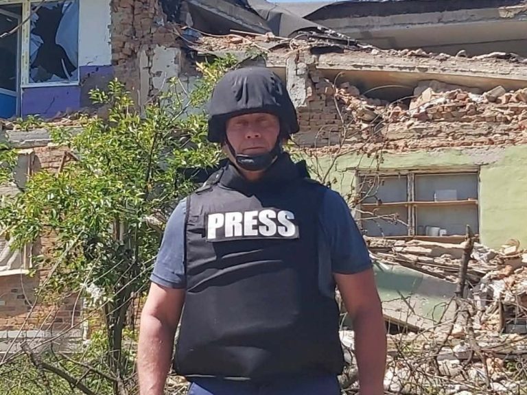 «Коли розбомбили редакцію, газета не замовкла»: історія журналіста з прикордонної Харківщини (ФОТО) 3 742770687 4576490932672422 3725486380062238132 n