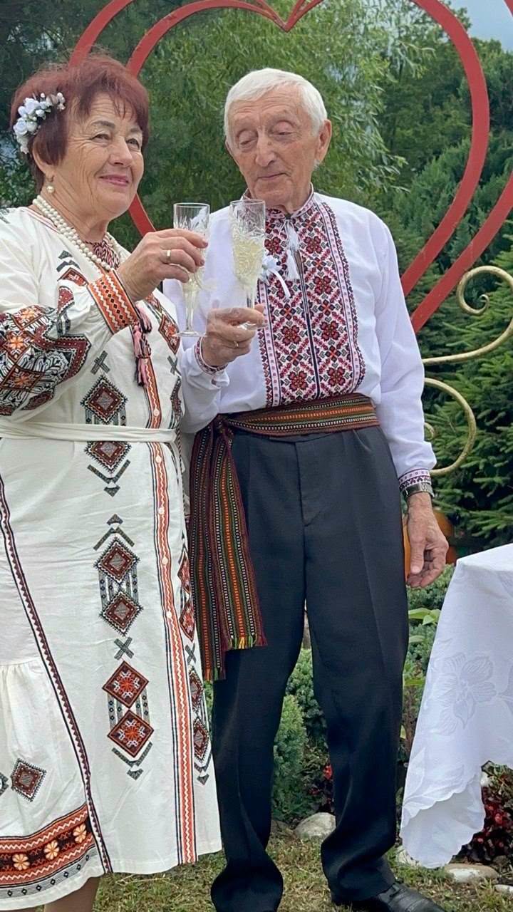 На Прикарпатті одружилася пара з Херсонщини (ФОТО) 4 742930016 1560694185861556 1489282913842473629 n