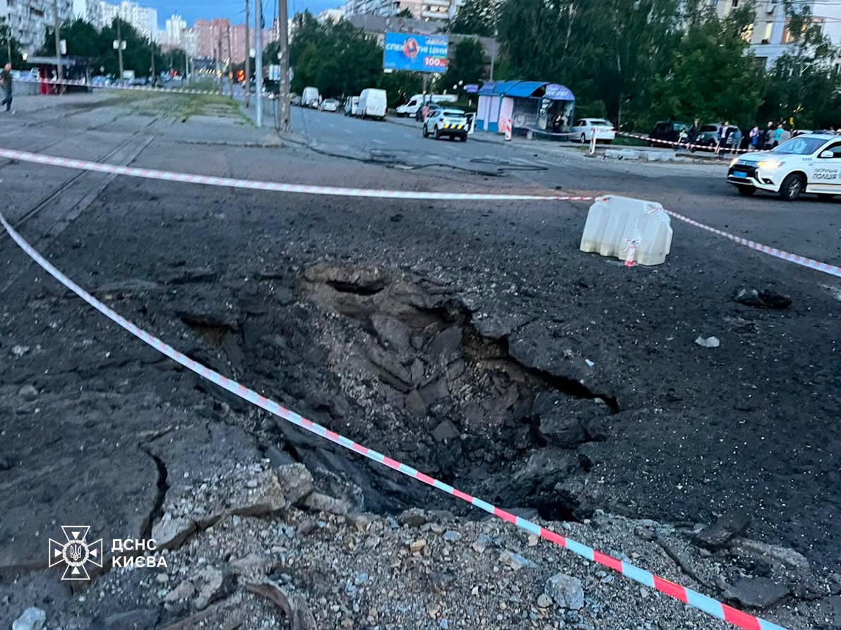 Балістика вдарила по Києву раніше за сирени: десятки вибухів, є поранені 3 743744336 2155038201726557 8828947062933014242 n