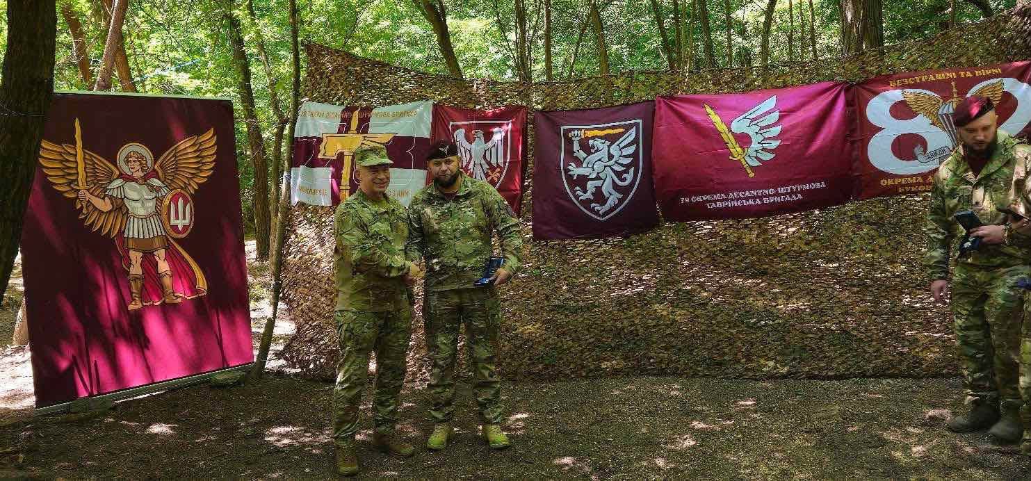Військовий з Побережжя отримав відзнаку Головнокомандувача ЗСУ «Золотий Хрест» (ФОТО) 2 748704718 1341022161548375 2326824817954884686 n