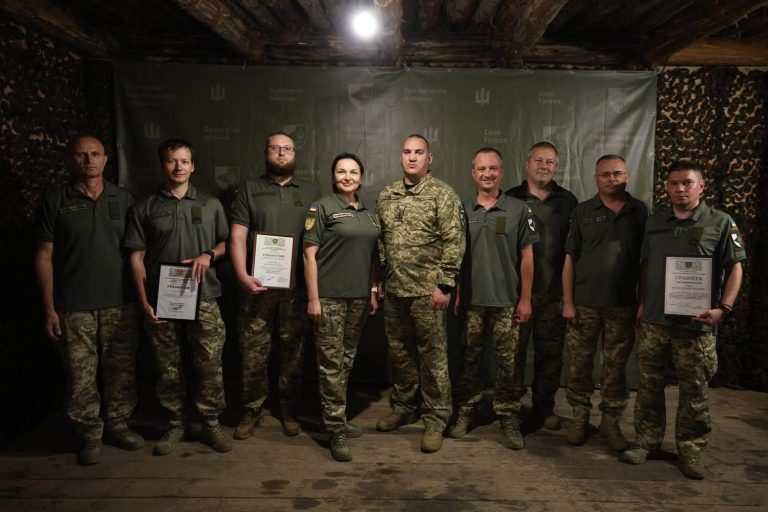 Відзнакою «Хрест Сухопутних військ» нагородили військовослужбовців фінансово-економічної служби 91-го окремого батальйону 9 749315444 2493304381177344 3530625127847233303 n